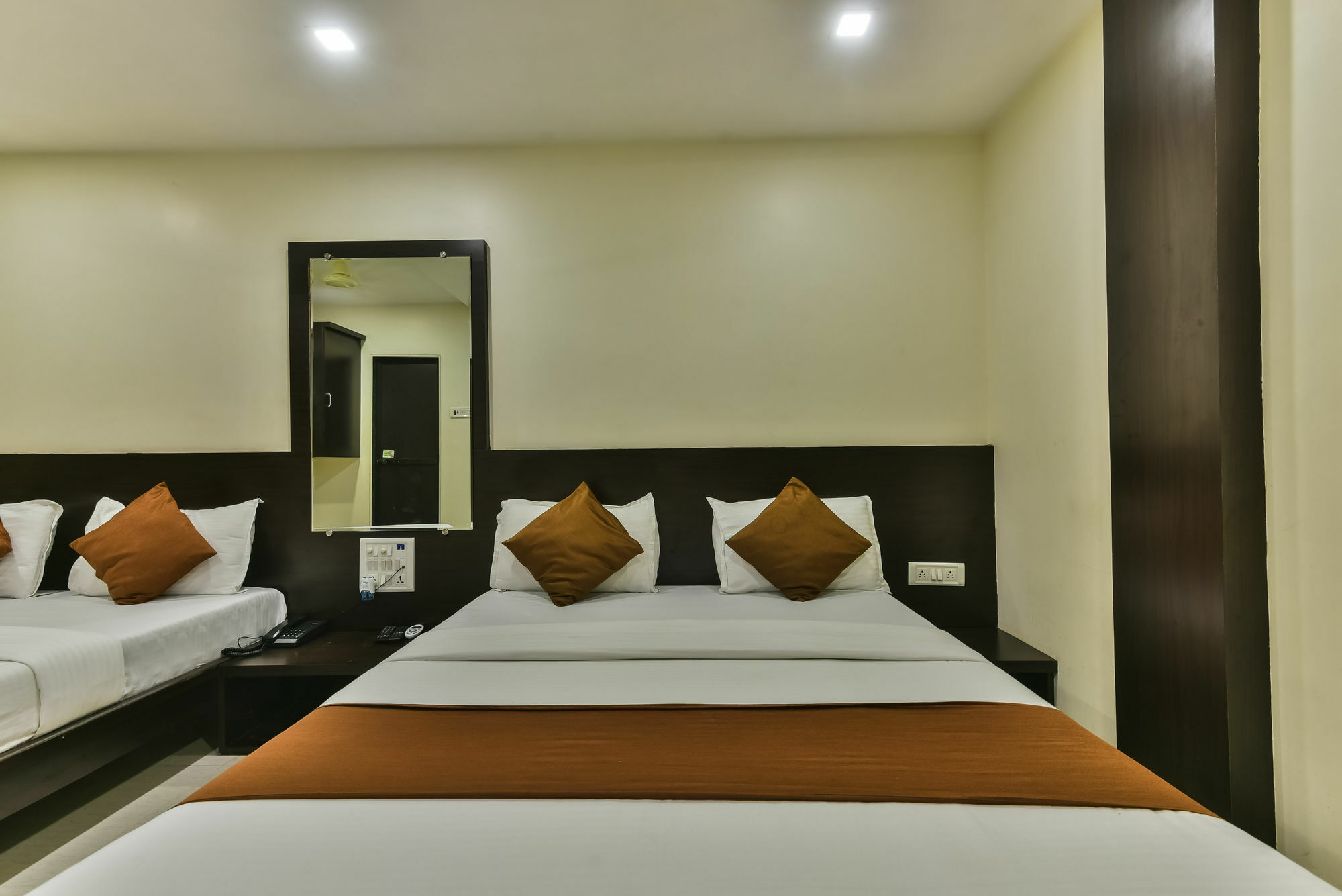 Hotel Guestinn Residency Mumbai Exterior photo